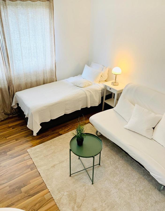 Top Renoviertes Apartement In Bester Lage Von Homburg- 5 Fussminuten Zur Uniklinik Homburg  Luaran gambar